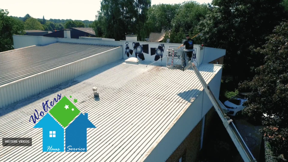 Video starten: Fachgerechte Dachreinigung Hoogstede